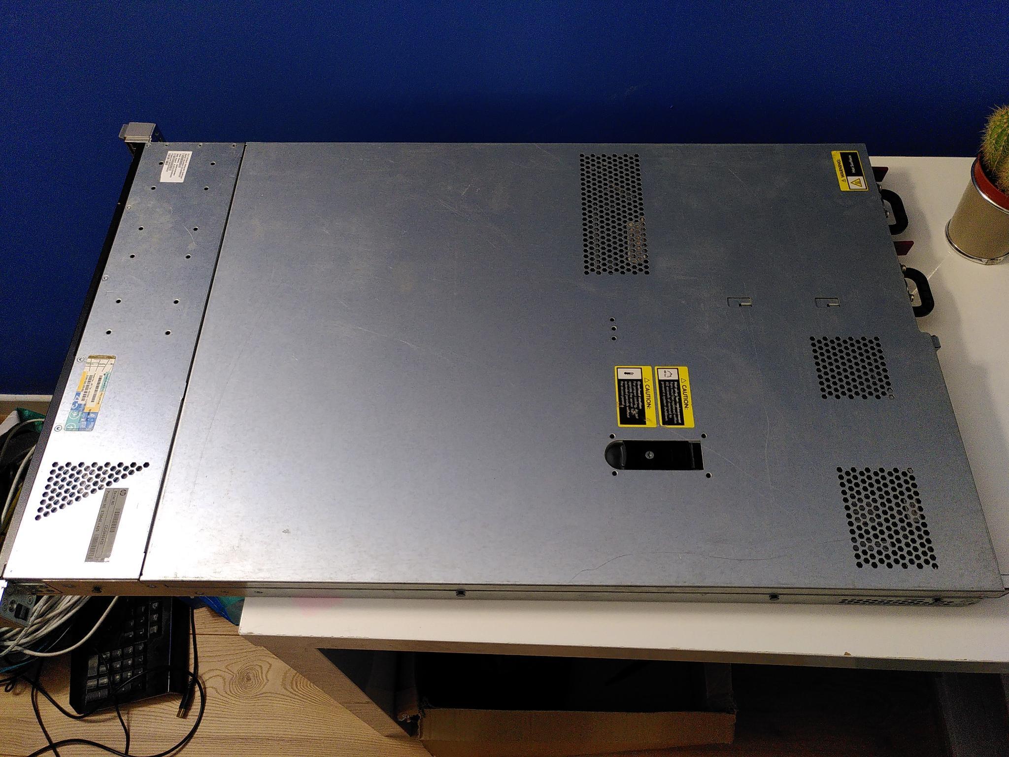 top view of HP 1U server (cover in place)